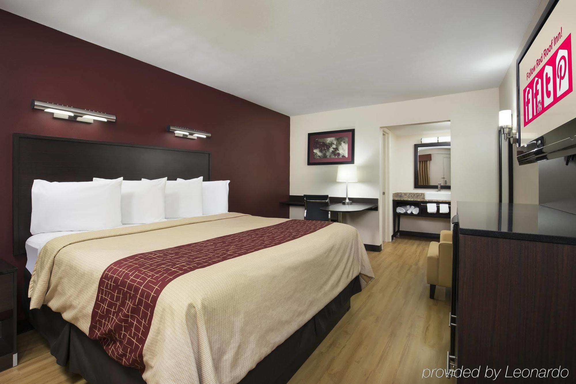 Red Roof Inn Plus+ Birmingham East - Irondale/Airport Экстерьер фото